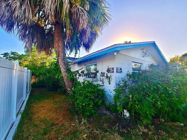 3044 Eden Mills Dr, Sarasota, FL 34237