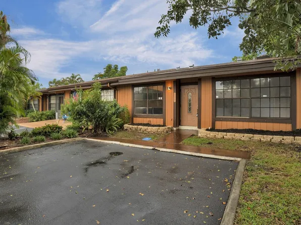 2380 Pecan Court, Pembroke Pines, FL 33026