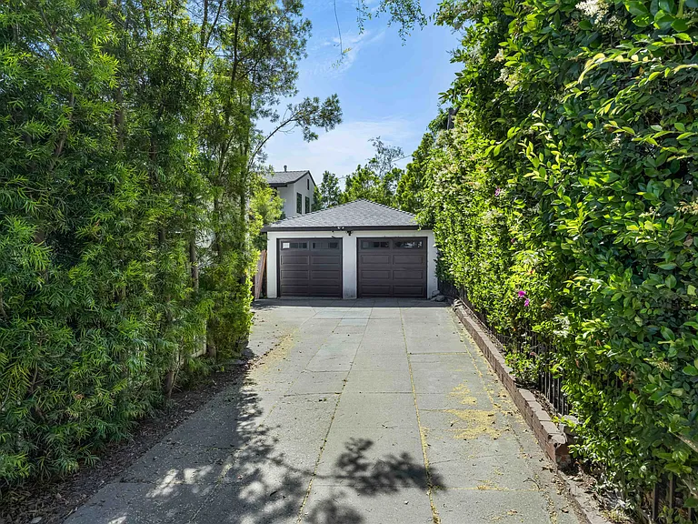 2649 Lake Ave — Photo 19