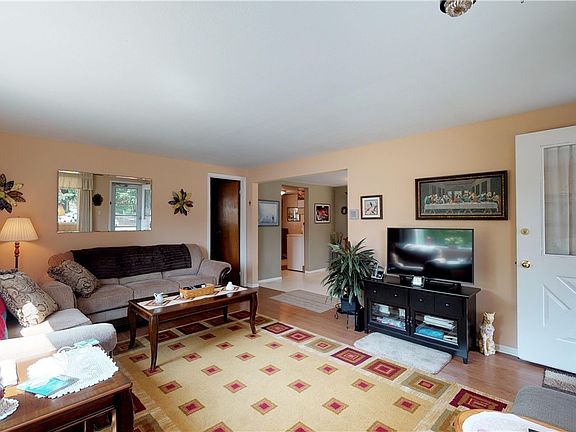 5th image of 10108 Alaska St S