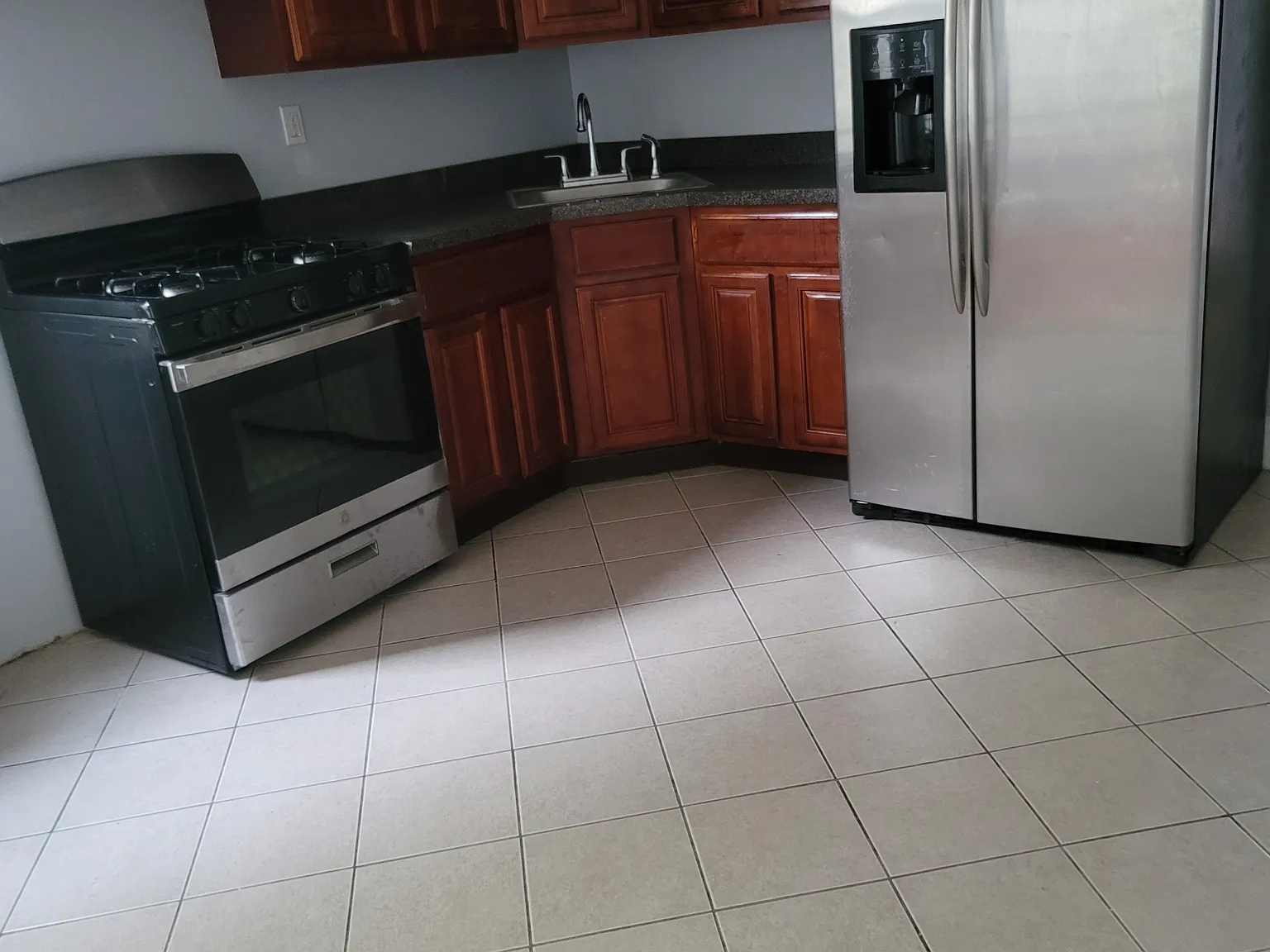 3 bed, $2,000 — Photo 2