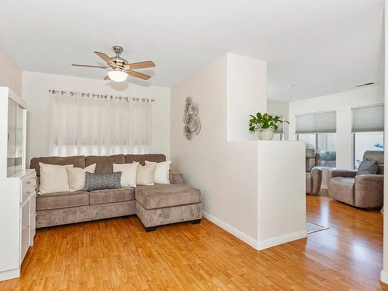 270 Brookview Ct — Photo 3
