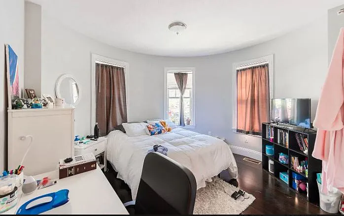 31 Pleasant St #1 — Photo 9