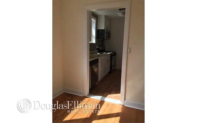 Rented by Douglas Elliman | media 23