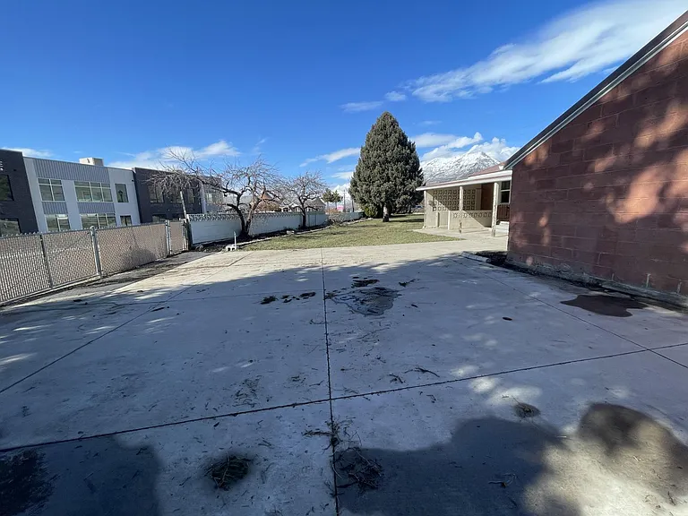 140 S State St — Photo 12