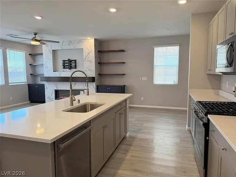3025 Gravino Ave — Photo 8