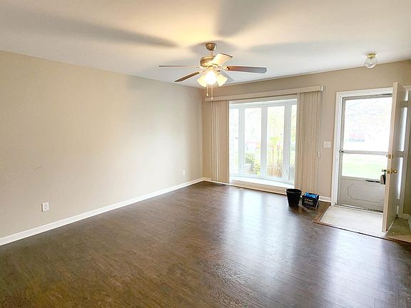 5th image of 1577 Lakewood Dr