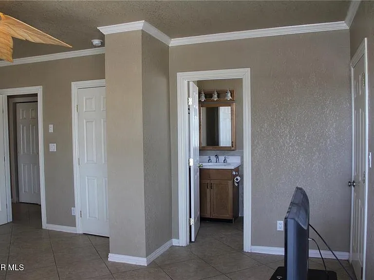 7409 Edgemere Blvd — Photo 48