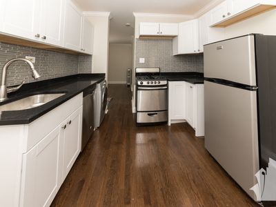 1054 W Lill Ave, Chicago, IL, 60614