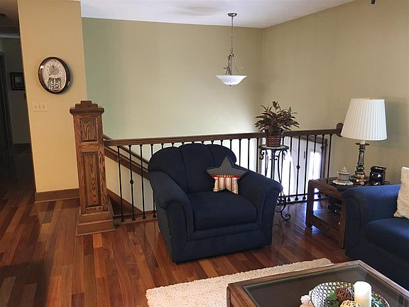 4th image of 134 Green Meadows Dr