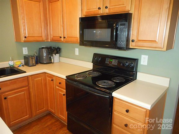 8092 Kennet lane 5_10242025