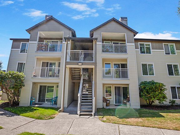 3rd image of 12303 Harbour Pointe Blvd Unit V202