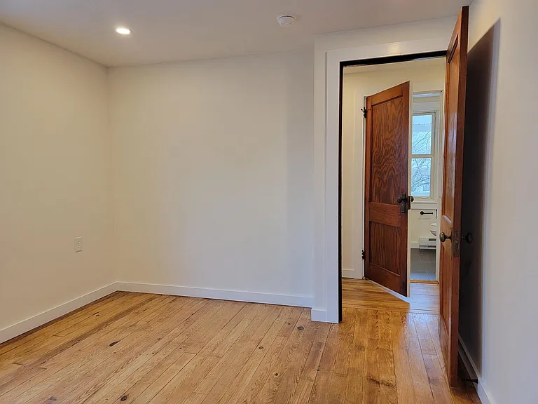 212 W Main St — Photo 23