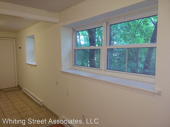 5th image of 43 Lasalle Ct APT 2