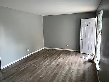 2 bed, 850 sqft, $750 — Photo 2