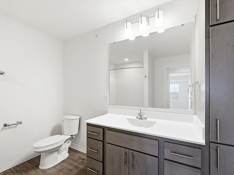 Ride Apartments — Photo 19