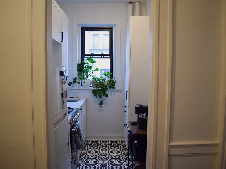 39 Glenville Ave #3 — Photo 3