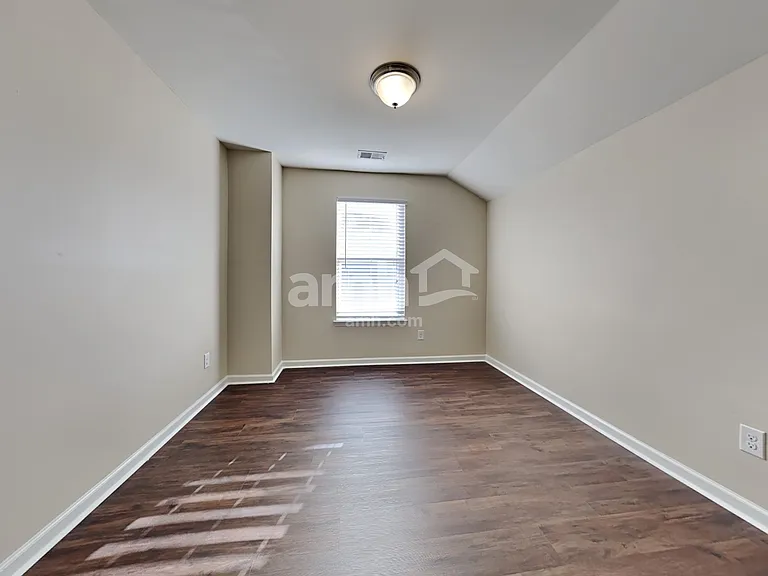 112 Orleans Ct — Photo 9
