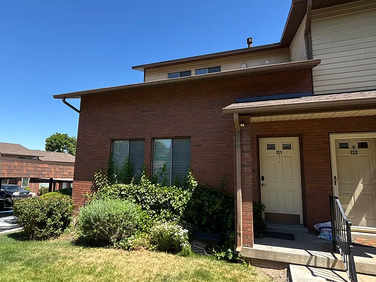 1113 Country Hills Dr #D1 — Photo 1