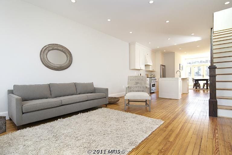 2nd image of 632 5th St NE