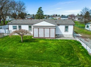 304 S Long Rd, Greenacres, WA 99016