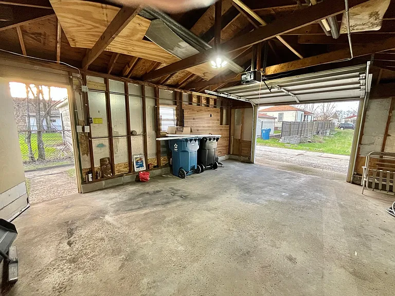 480 W 23rd Ave — Photo 13