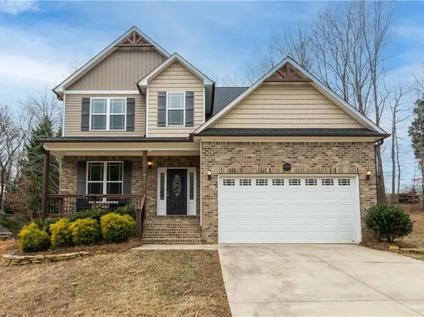 8501 Kelly Lee Dr, Stokesdale, NC 27357