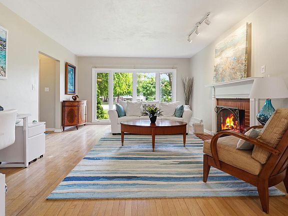 5th image of 3929 S Lake DRIVE
