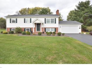 42173 Edward Cir, Columbiana, OH 44408