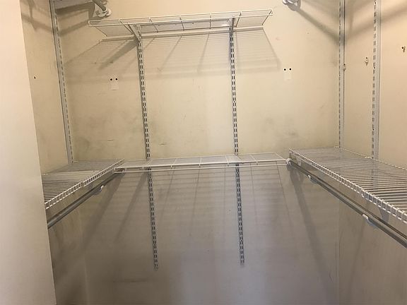 5th image of 101 Renaissance Ln #1