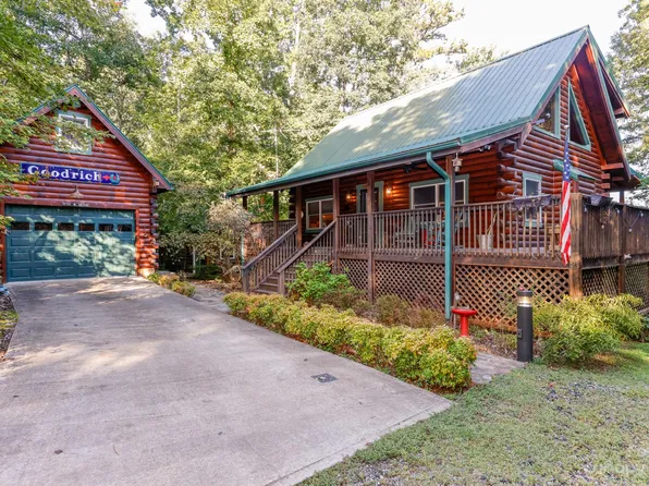 755 Pheasant St, Lake Lure, NC 28746