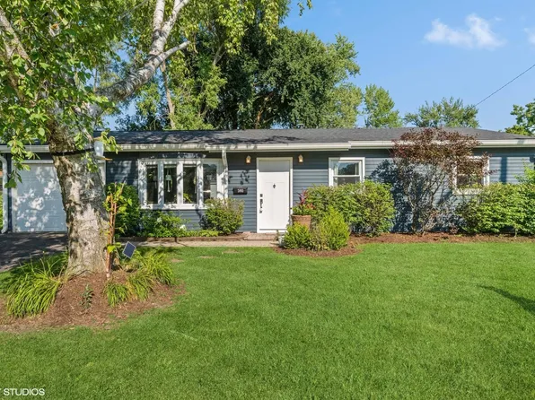 390 Larkdale Row, Wauconda, IL 60084