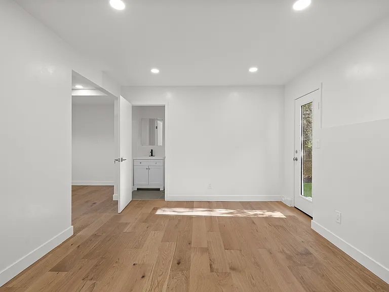40-42 Leafwood Cir #42B — Photo 3