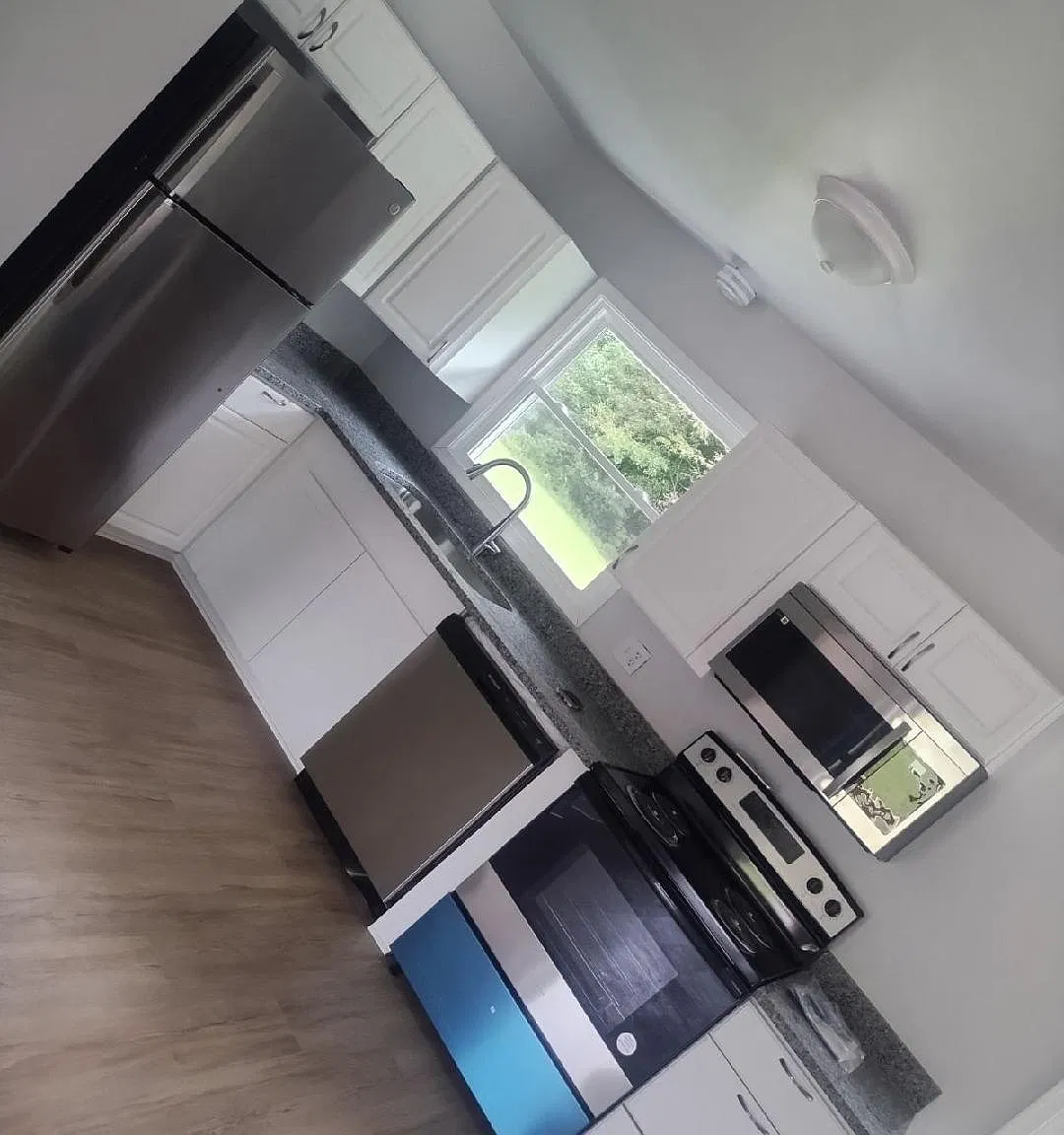 3 bed, 920 sqft, $1,700 — Photo 1