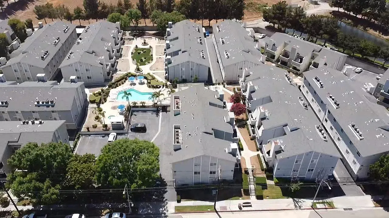 777 S Citrus Ave — Photo 3