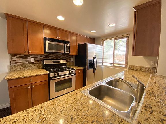 4th image of 930 S Palmetto Ave APT 15