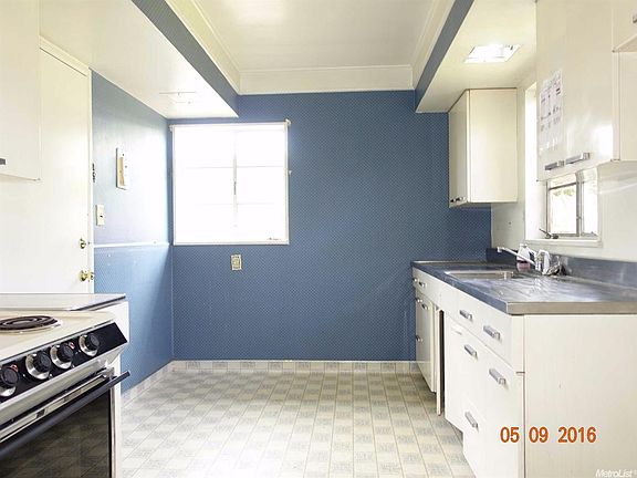 3rd image of 2316 Barcelona Way
