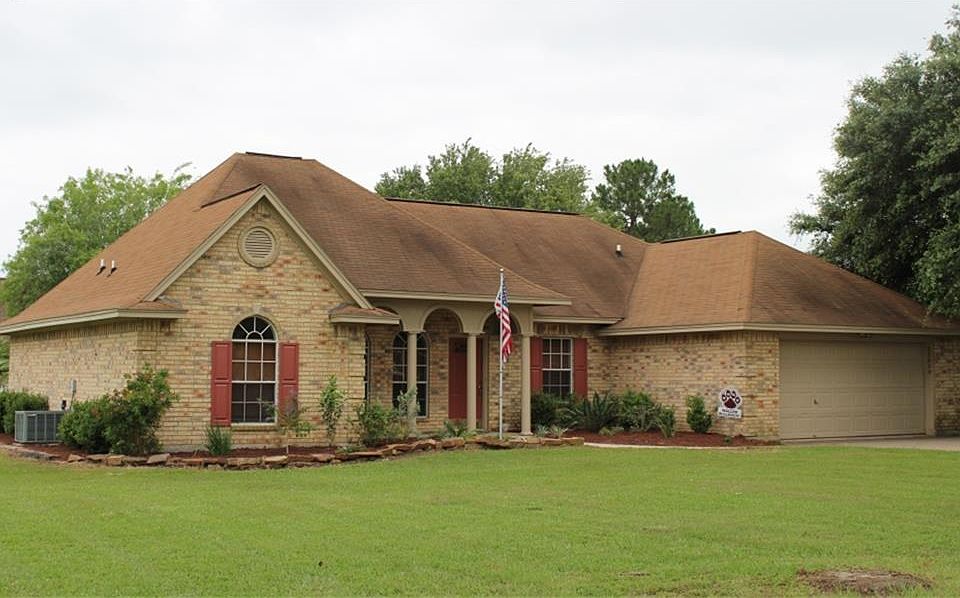 1st image of 32610 Grove Park Dr