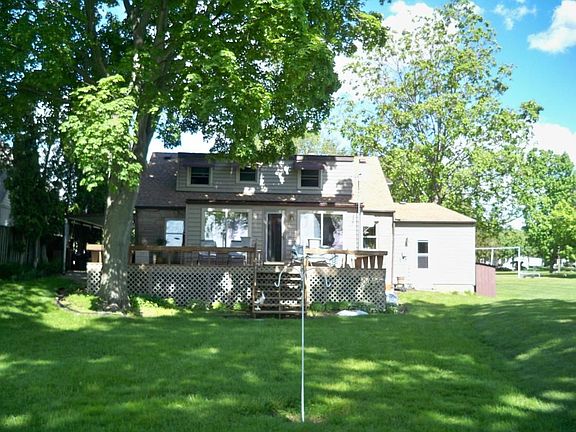 2nd image of 503 W Lakeshore Dr SE