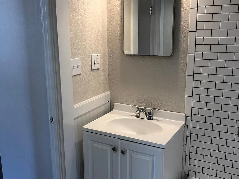 801 Bowen St #3 — Photo 5