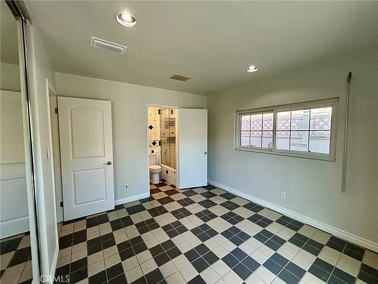 3132 Estado St — Photo 27