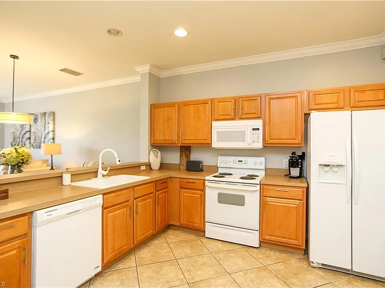 960 Hampton Cir #80 — Photo 19