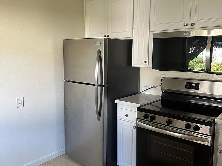 Plum Street Garden Apartments 501 Plum St Capitola, CA 95010 — Photo 34