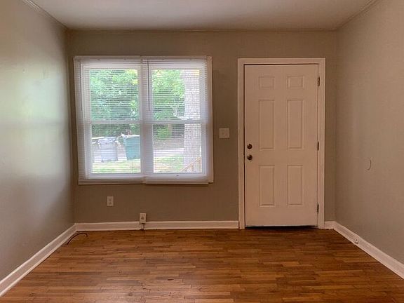 5th image of 102 E Bradley Ave