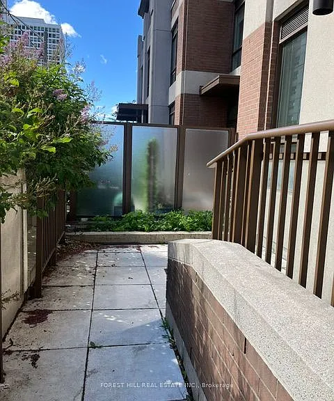 310 Tweedsmuir Ave #Townhouse 2 — Photo 6