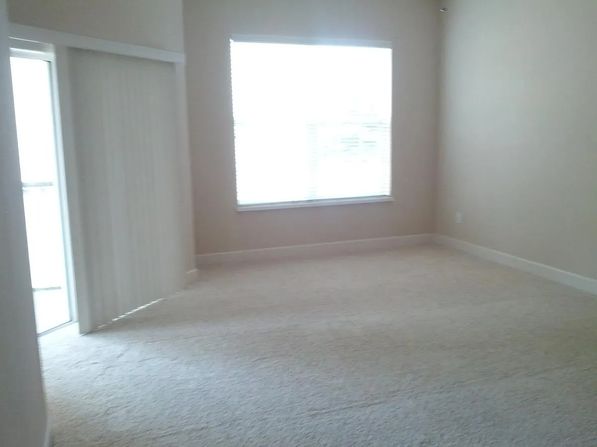 3 bed, 3.5 bath, 2674 sqft, $3,500 — Photo 2