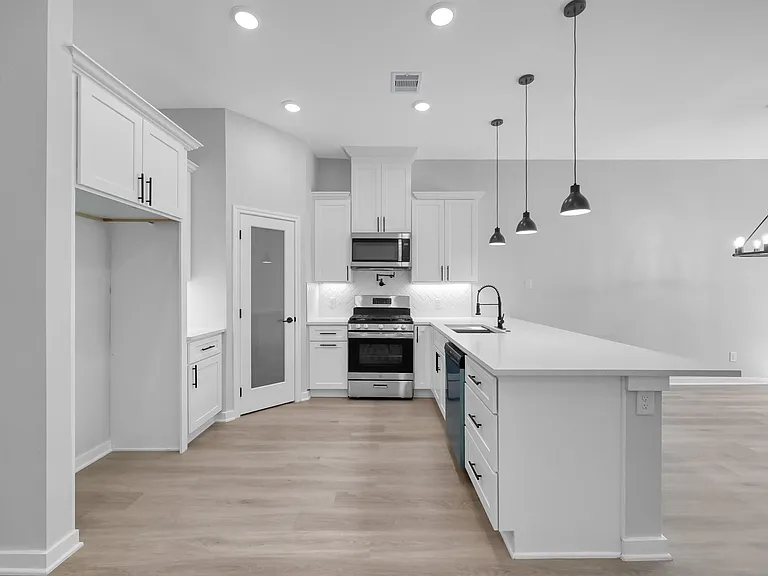 14833 Spica Ct — Photo 7