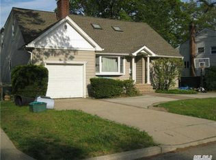 1491 Sycamore Ave, Merrick, NY 11566