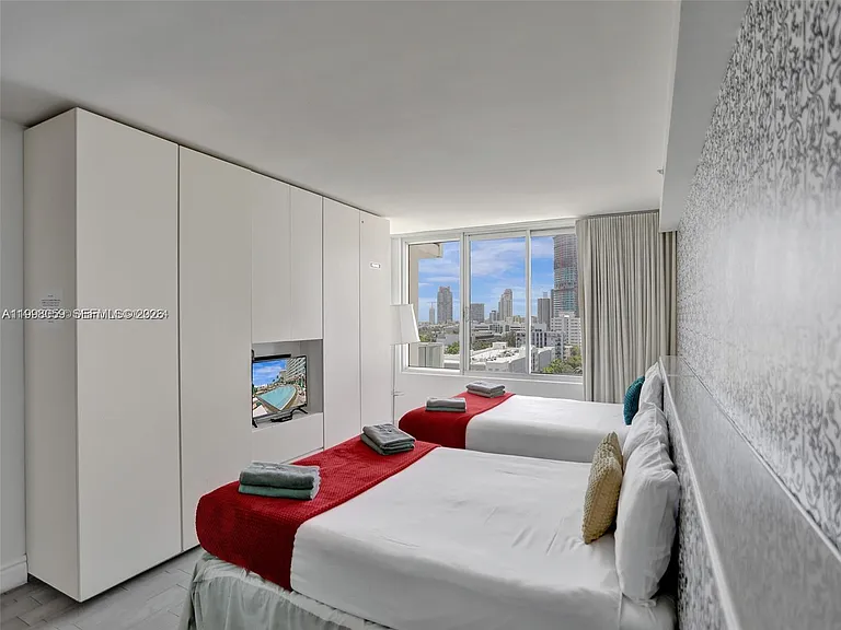1100 West Ave #1101 — Photo 12