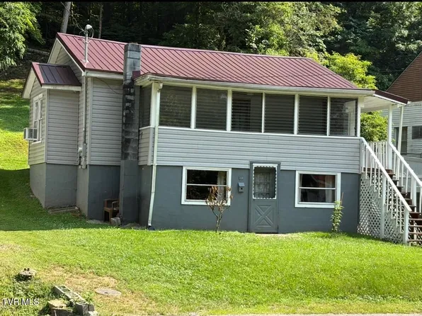 30 Albemarle St E, Big Stone Gap, VA 24219